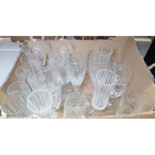 1338 - Set of 10 cut glass sherry glasses, a large quantity of cut glass drinking glasses, vases, bowls, et... 