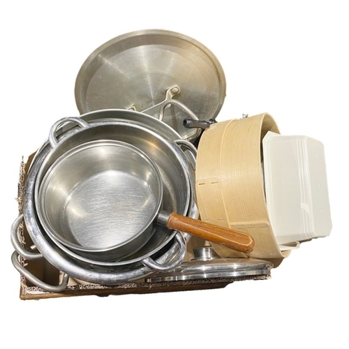 1341 - Stainless steel Stellarpan, a large aluminium 13.5l commercial pan and assorted metalware and kitche... 