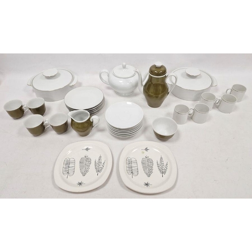 17 - Rosenthal dinner and tea service in white with gilt decoration and a Thomas part tea service (1 shel... 