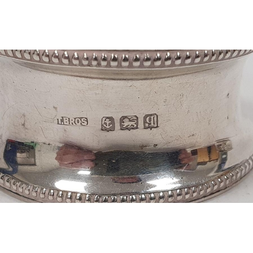 324 - Pair of 20th century silver ashtrays, circular, Birmingham, maker's mark CWL&Co, 2ozt total approx.,... 