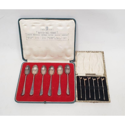 325 - Cased set of six 1940's silver teaspoons, Sheffield 1945, by Mappin & Webb, in fitted box, 3ozt appr... 