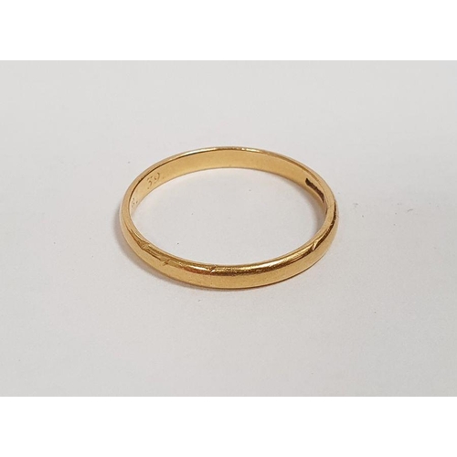 386 - 22ct gold wedding ring, 1.9g approx.