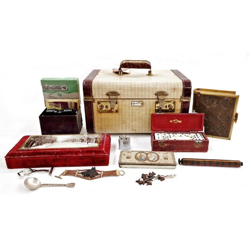 190 - Cased domino set, unused photograph album, a View Master stereoscope, a Silver Jubilee tin, lighter,... 