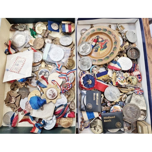 194 - Large collection of Royal commemorative medals (2 boxes)