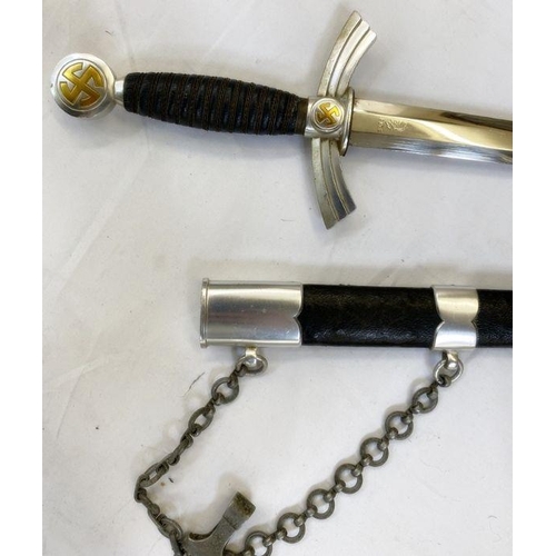 263 - 19th century socket bayonet, No4 MKII bayonet, and two reproduction daggers (4)