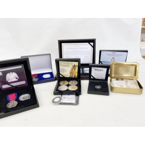 345 - Collection of miniature gold coins (3) Replica Waterloo medal and silver coin, replica Victoria Cros... 