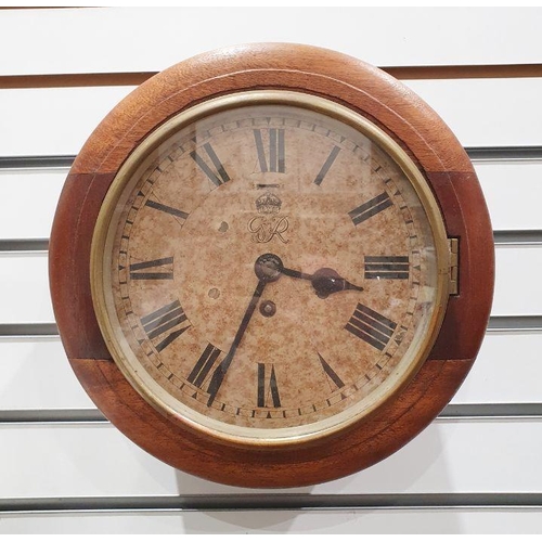 1000 - Oak cased circular wall clock, the painted dial with Roman numerals marked 'G VI R' with crown, bala... 