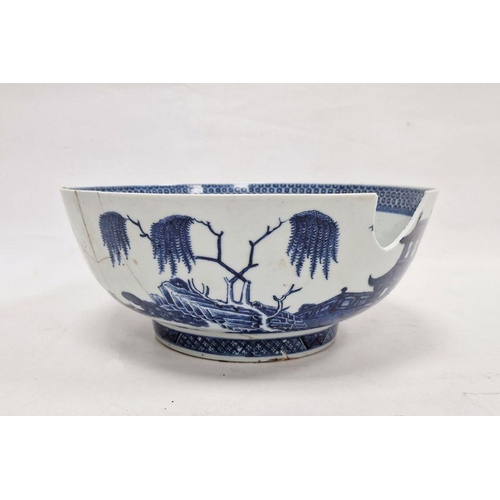 113 - Chinese porcelain blue and white bowl, late 18th century, printed and painted with huts on islands, ... 