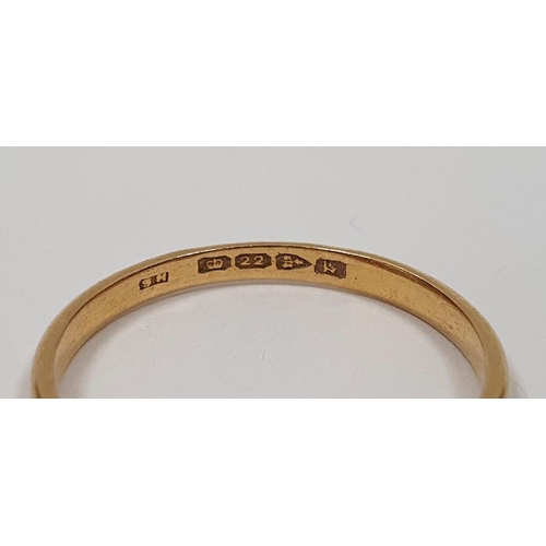 254 - 22ct gold wedding band, 3g approx.