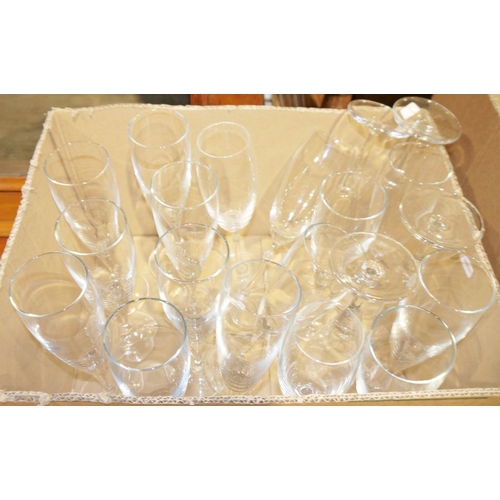 412 - Quantity of wine glasses and champagne flutes (2 boxes)