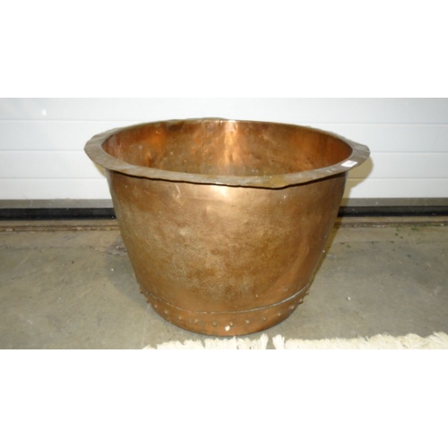 188a - Large copper vessel / wash tub, riveted, 39cm high x 60cm diameter approx.