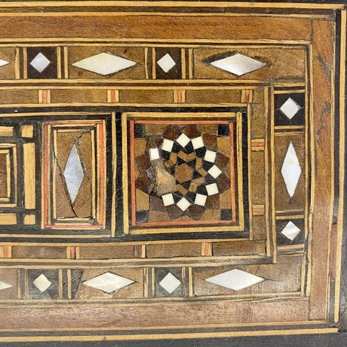 1005 - Parquetry inlaid box with mother-of-pearl and various other woods, 27cm long