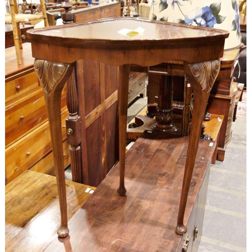 1110 - Reproduction mahogany and walnut veneered bureau with drop enclosing pigeonholes and drawers, above ... 