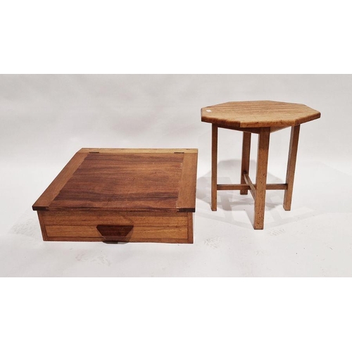 1132 - Modern table-top writing desk, 62.5cm wide and a modern octagonal occasional table, 45cm wide a 20th... 