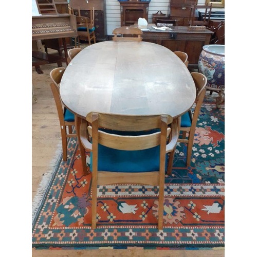 1236 - 1969/1970 Oliver Morel Cotswold School walnut oval dining table and chairs, the table having figured... 