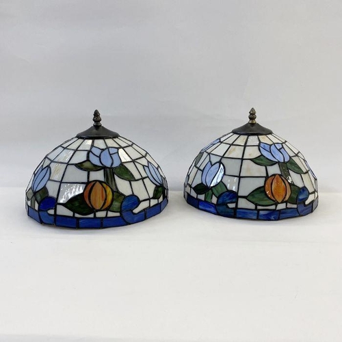 172 - Pair of Tiffany-style lampshades (can be used as ceiling lights or table lamps) (2)