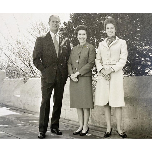 216 - Photograph of Elizabeth II, Prince Philip and Princess Anne, dated '72 and signed in ink