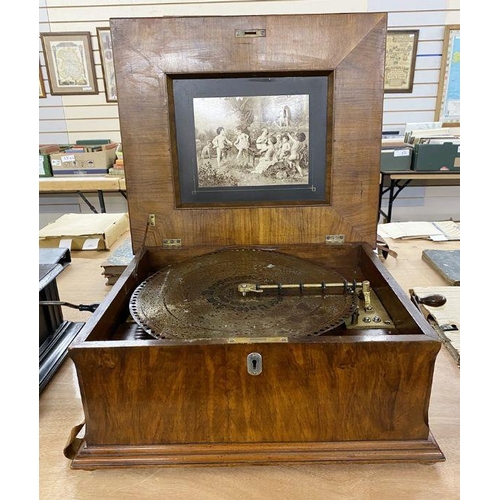 337 - Late 19th century German Schutz Marke table-top polyphon in floral inlaid figured walnut table-top c... 