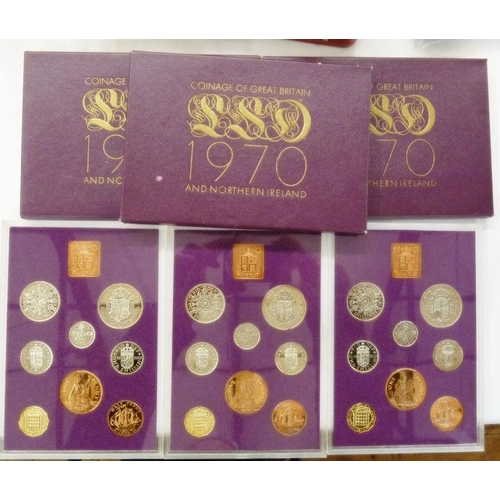 88 - Set of 10 brilliant uncirculated coin sets, including 2008 All Change (two), 200th anniversary of Ne... 