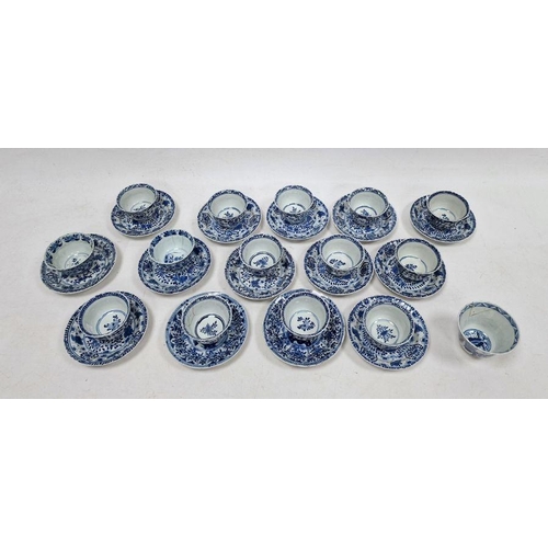 77 - Collection of blue and white Chinese porcelain tea bowls and saucers, comprising 15 bowls and 14 sau... 