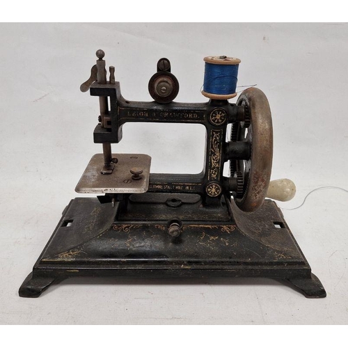 101 - Small vintage table-top sewing machine by 'Leigh &* Co, Watford', 23cm