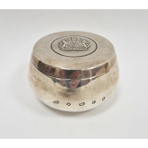 238A - Queens Silver Jubilee 1952-1977 silver lidded pot with gilt interior, Sheffield 1977, maker A T Cann... 