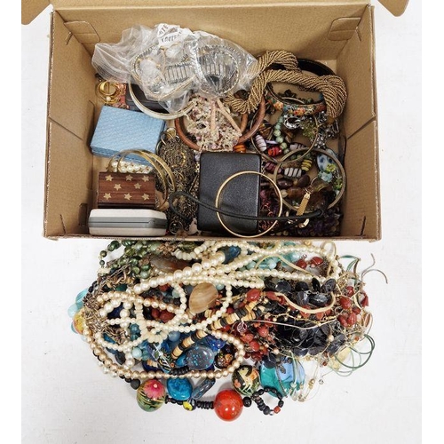 270 - Quantity of costume jewellery to include bangles, beaded necklaces, etc