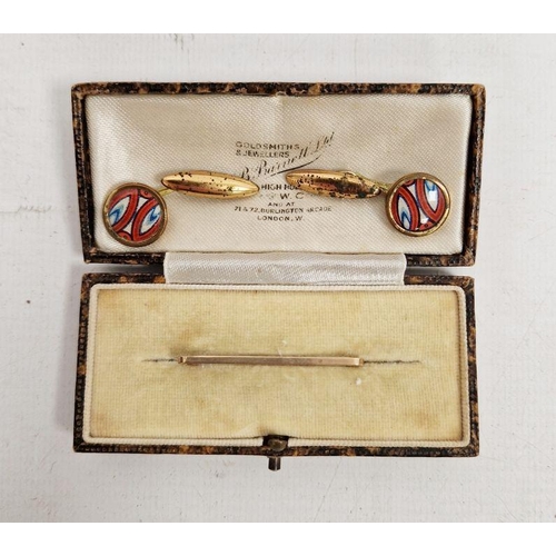 273 - 9ct gold tie pin in fitted box, 1.5g and a pair of cufflinks (2)