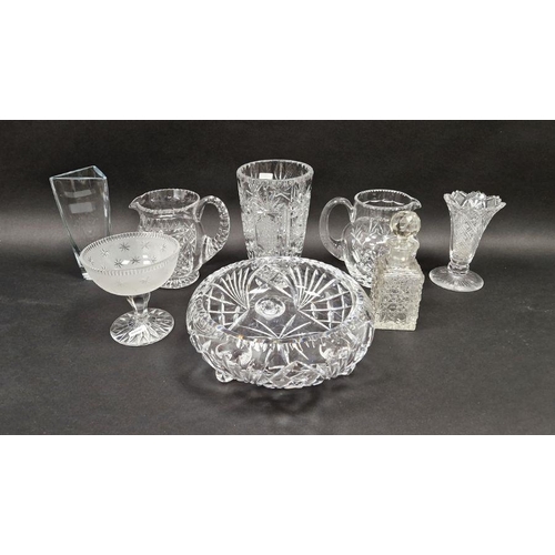 51 - Mixed glassware to include jugs, vases and bowls (8)