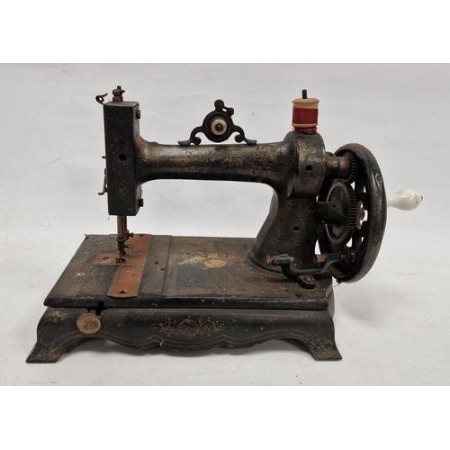 98 - 'Peerless' sewing machine by White, Ohio