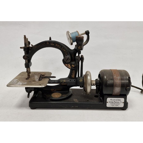 99 - Early 20th century early electric table-top sewing machine by 'Willcox & Gibbs', New York, 27cm