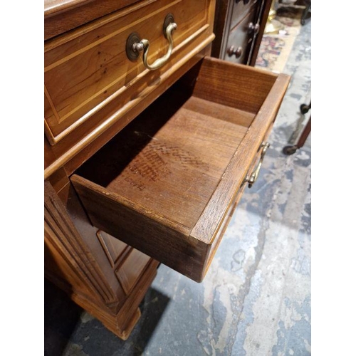 1183 - Modern walnut veneer partners' desk with green leather inset top, having one long drawer flanked by ... 