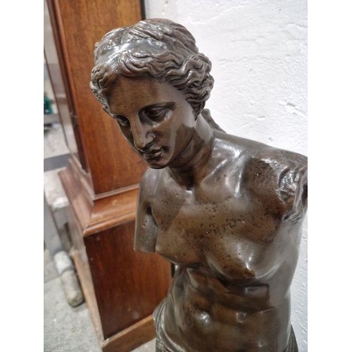 159 - Bronze figure of the Venus De Milo, Barbedienne Foundry, 84cm high