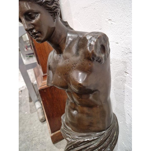 159 - Bronze figure of the Venus De Milo, Barbedienne Foundry, 84cm high