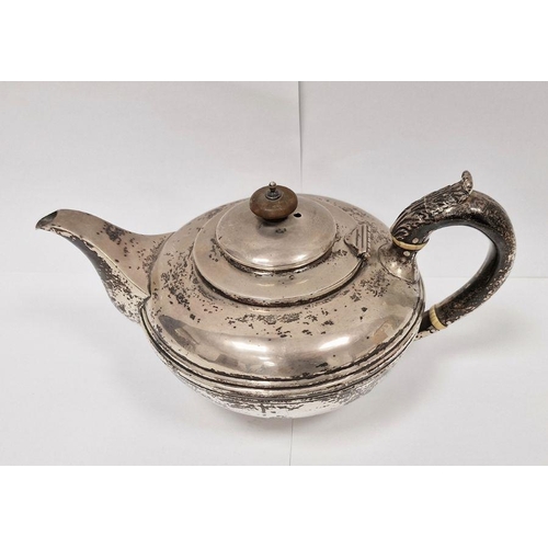 292 - Victorian silver teapot, London 1846, maker John James Keith, 14cm high, 21ozt, 657g