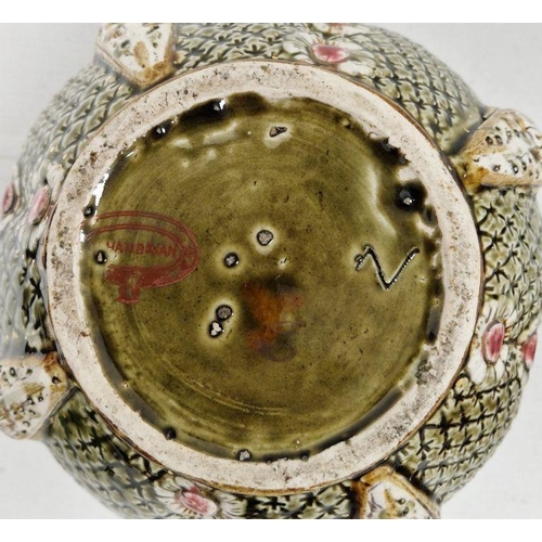 40 - Various items of 19th and 20th century pottery, including a 19th century majolica footed dish with s... 