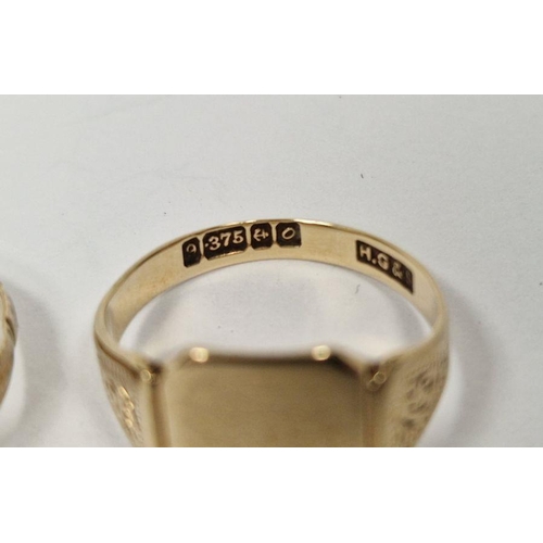 472 - Three small 9ct gold signet rings, 3.5g (3)