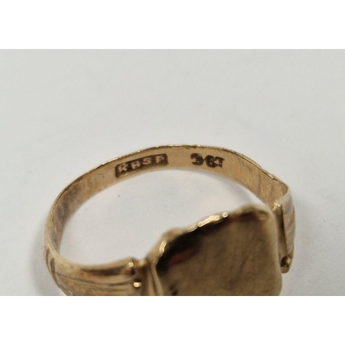 472 - Three small 9ct gold signet rings, 3.5g (3)