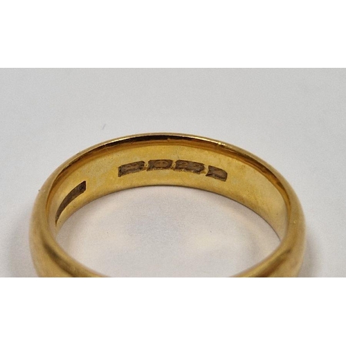 570 - 22ct gold wedding ring, 6.7g