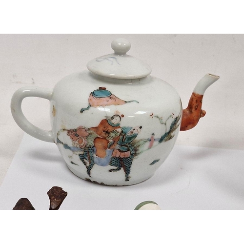 186 - Assorted items of Chinese porcelain and other items, including a teapot and cover painted with figur... 