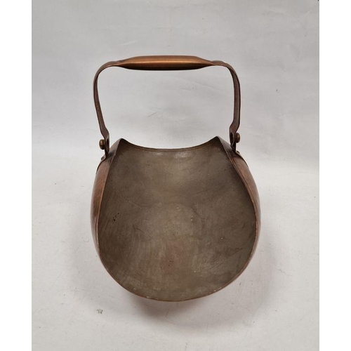 224 - Arts & Crafts-style hammered copper trug with bar and strapwork handle, curved body