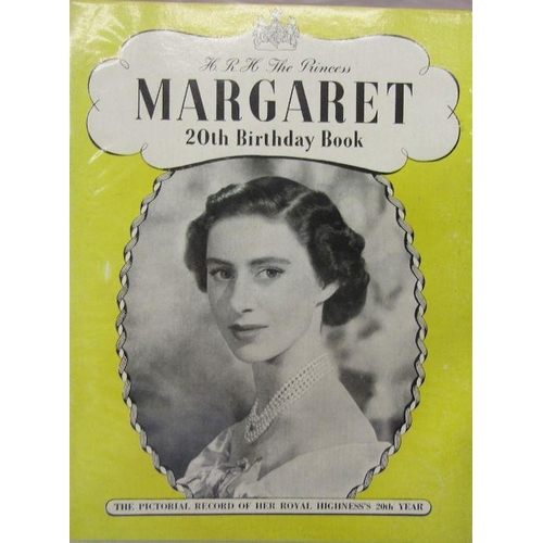 118 - Collection of mid 20th century Royal family souvenir booklets to include the Princesses Elizabeth an... 