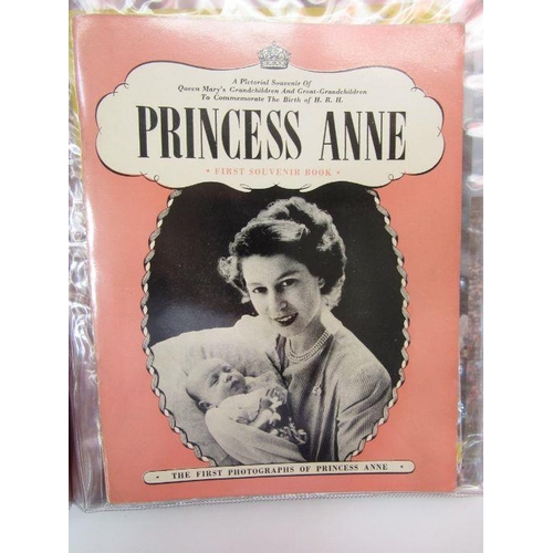 118 - Collection of mid 20th century Royal family souvenir booklets to include the Princesses Elizabeth an... 