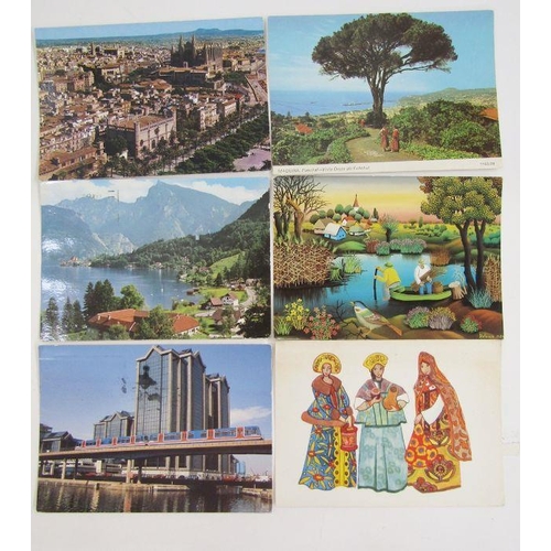 131 - Large quantity of principally topographical postcards (4 boxes).