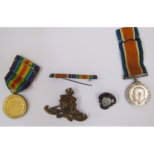 218 - WWI war and victory medals awarded to '21554, Pte. A. Hendrie, Camerons'. WWI ribbon bar, boxed WWII... 