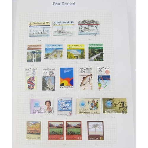 316 - New Zealand: 3 large albums and stock book of mint/used definitives and commemoratives, QV to QEII t... 