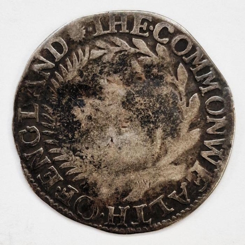 389 - Commonwealth (1649-60), Shilling, 1653, English shield within laurel and palm branches, initial mark... 