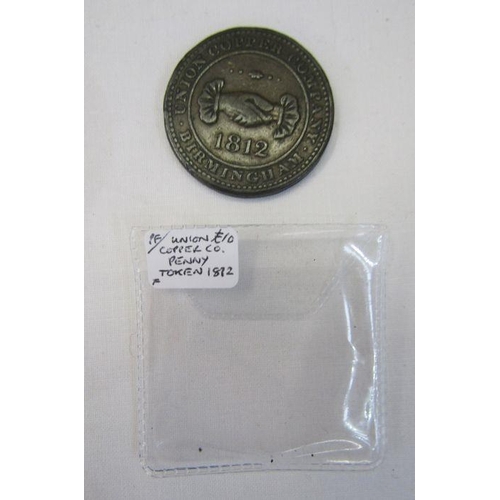 440 - Interesting group of tokens and other numismatic materials (28). Including: late 18th century Conder... 