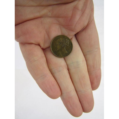 440 - Interesting group of tokens and other numismatic materials (28). Including: late 18th century Conder... 