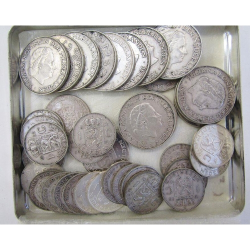 447 - Dutch silver coins (.700) combined weight 362 grams, consisting of: 1 x 1931 One Gulden, 14 x 2 1/2 ... 